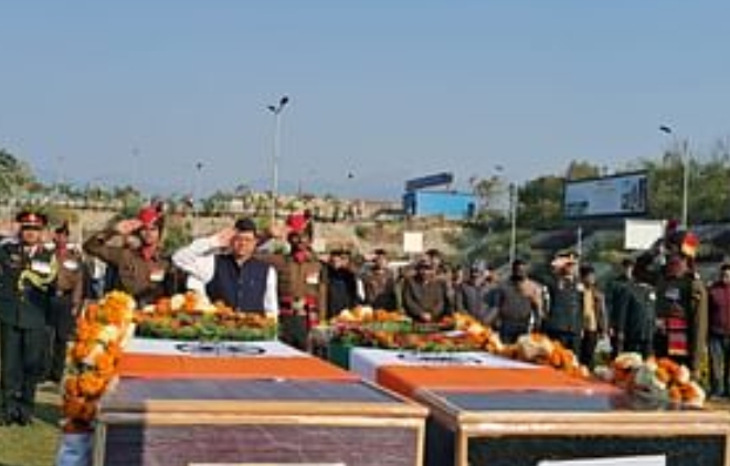 The mortal remains of Lal of Uttarakhand reached his homeland. CM paid tribute. There was chaos in the house.