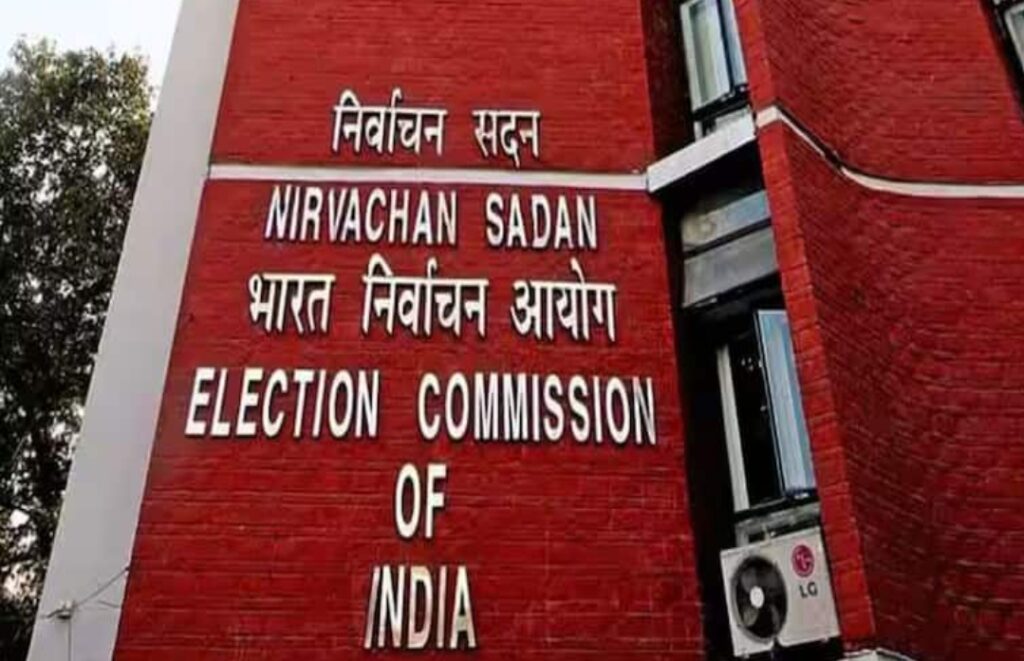 लोकसभा चुनाव 2024: चुनाव आयोग का 24 घंटे के अंदर अवैध पोस्टर-बैनर हटाने का सख्त निर्देश