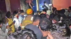उप्र : झाँसी मेडिकल कॉलेज में लगी भीषण आग,10 नवजात बच्चो की दर्दनाक मौत, रोती-बिलखती माएं, हाथों में बच्चों के अधजले शव…अखिलेश यादव का ट्विट
